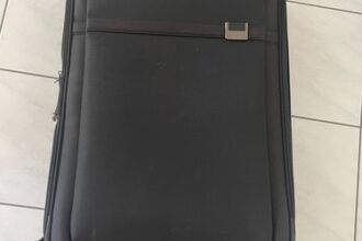 NEU/UNBENUTZT Samsonite Base Boost Spinner 78